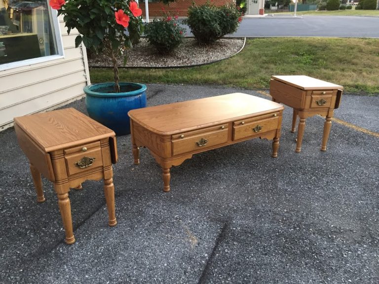 oak coffee and end table set