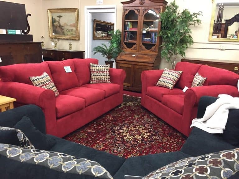 red sofa set