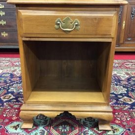 maple end table with drawer