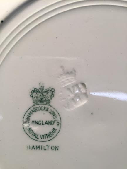 Best Price John Maddox and Sons Royal Vitreous China Set For Sale