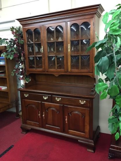 Pennsylvania House Hutch Cabinet with Bubble Glass