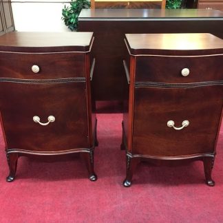 Vintage Pair of Mahogany Nightstands