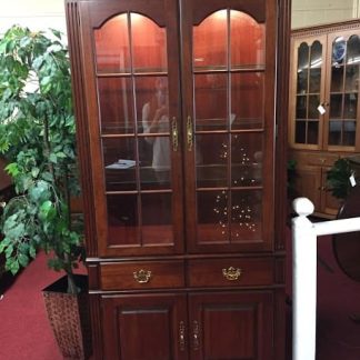 Pennsylvania House Lighted Cabinet