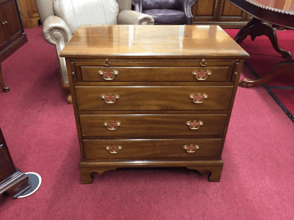 Kittinger Colonial Williamsburg Bachelor Chest