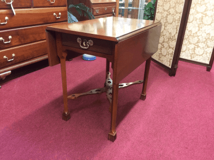 Baker Colonial Williamsburg Drop Side Table