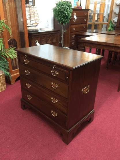 Vintage Kittinger Colonial Williamsburg Chest