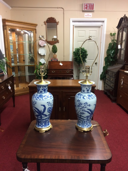 Vintage Blue and White Ceramic Lamp