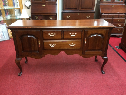 Vintage Thomasville Queen Anne Buffet