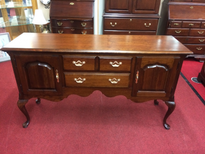 Vintage Thomasville Queen Anne Buffet