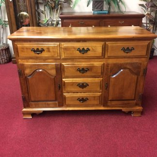 Vintage Moosehead Furniture Maple Server