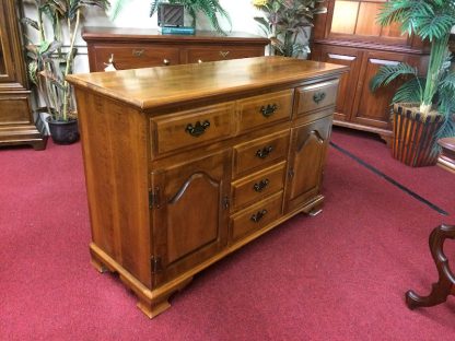 Vintage Moosehead Furniture Maple Server