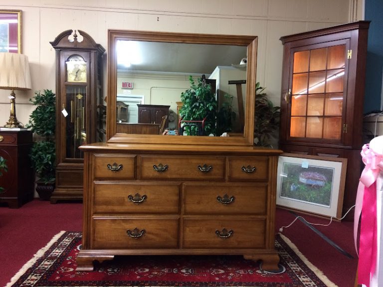 What's it Worth? Vintage Dresser with Mirror, Pennsylvania House Furniture