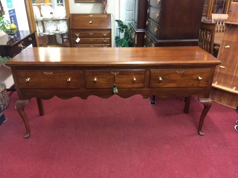 Vintage Henkel Harris Sideboard, Jamestown Colony