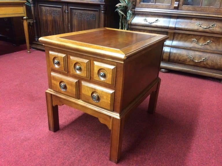 Vintage End Table, Duck's Unlimited, Apothecary Furniture