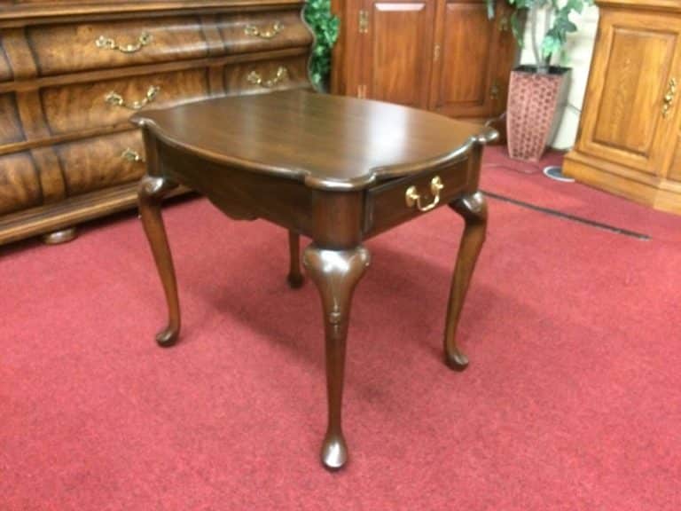 Vintage End Table, Harden Furniture