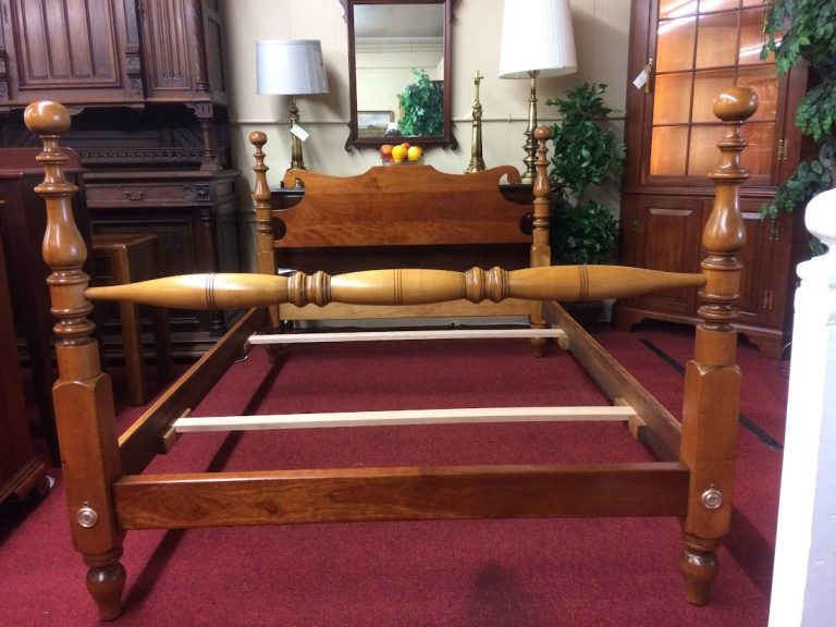 Vintage Cannonball Bed, Stickley Furniture