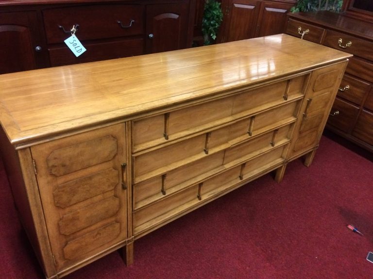 Vintage Console/ Vintage Dresser, Thomasville "Tamerlane"