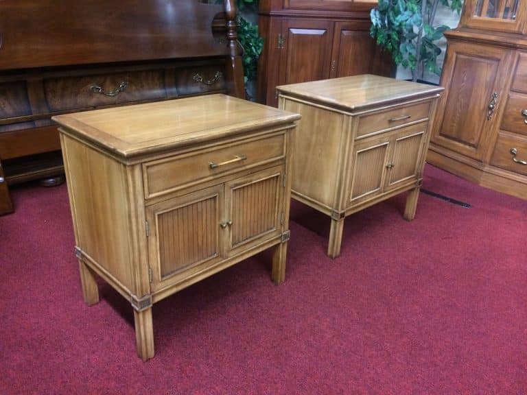 Vintage Mid Century Style Nightstands, Thomasville Furniture, The Pair