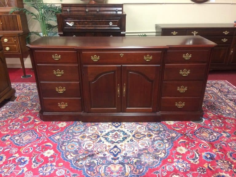 Vintage Dresser with Fitted Drawers, Pennsylvania House Furniture