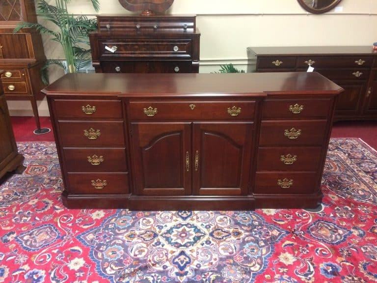 Vintage Dresser with Fitted Drawers, Pennsylvania House Furniture