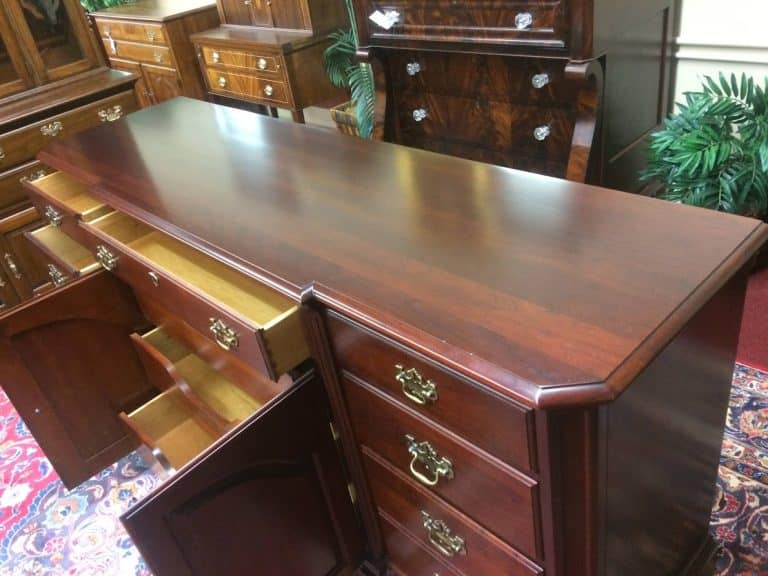 Vintage Dresser with Fitted Drawers, Pennsylvania House Furniture