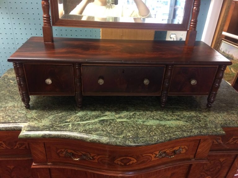 antique furniture, American, Early Antique, Shaving Mirror, Dresser Mirror, Restored