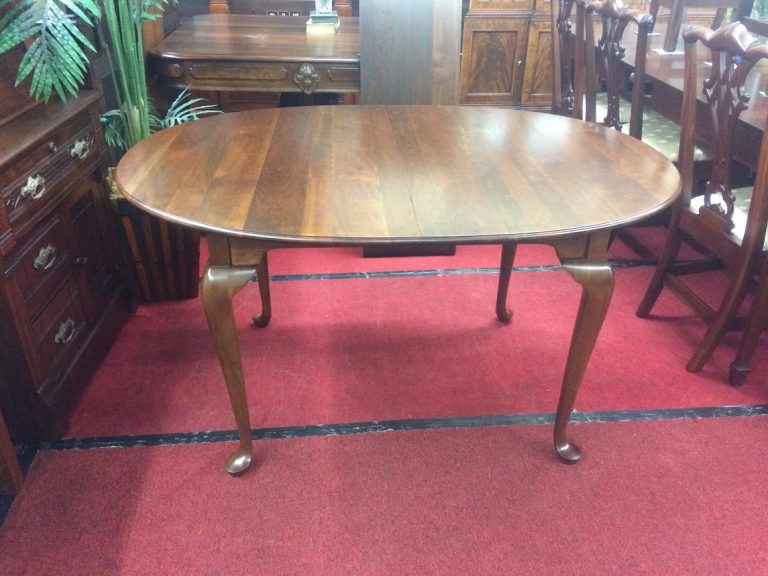 Vintage Dining Table, Cherry Queen Anne Table, Colonial Style Table