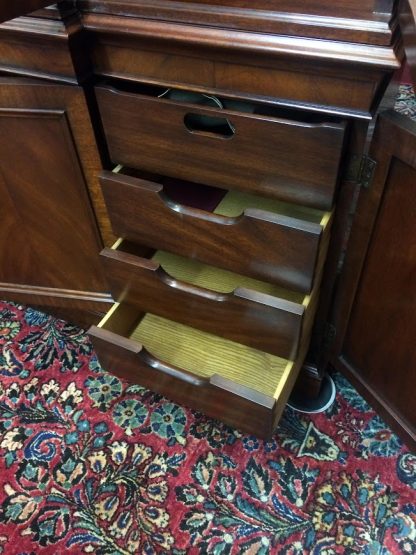 Henkel Harris Breakfront, Vintage China Cabinet, Georgian Style China Cabinet - Image 8