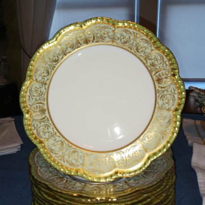 Exquisite Set of 12 Antique Cauldon Gold Gilt Dinner Plates – Made in England - Image 10