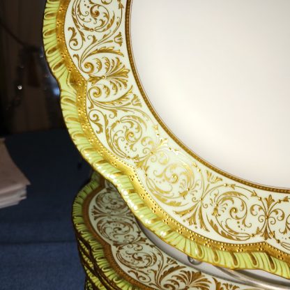 Exquisite Set of 12 Antique Cauldon Gold Gilt Dinner Plates – Made in England - Image 6